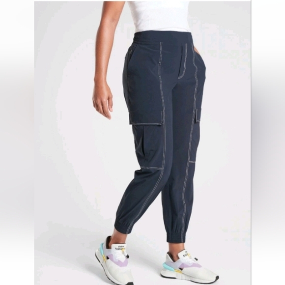 Athleta Chelsea Utility Jogger NAVY Sz 6 - Picture 1 of 10